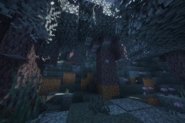 Giant Pale Garden biome with grey pale oak trees for atmospheric builds